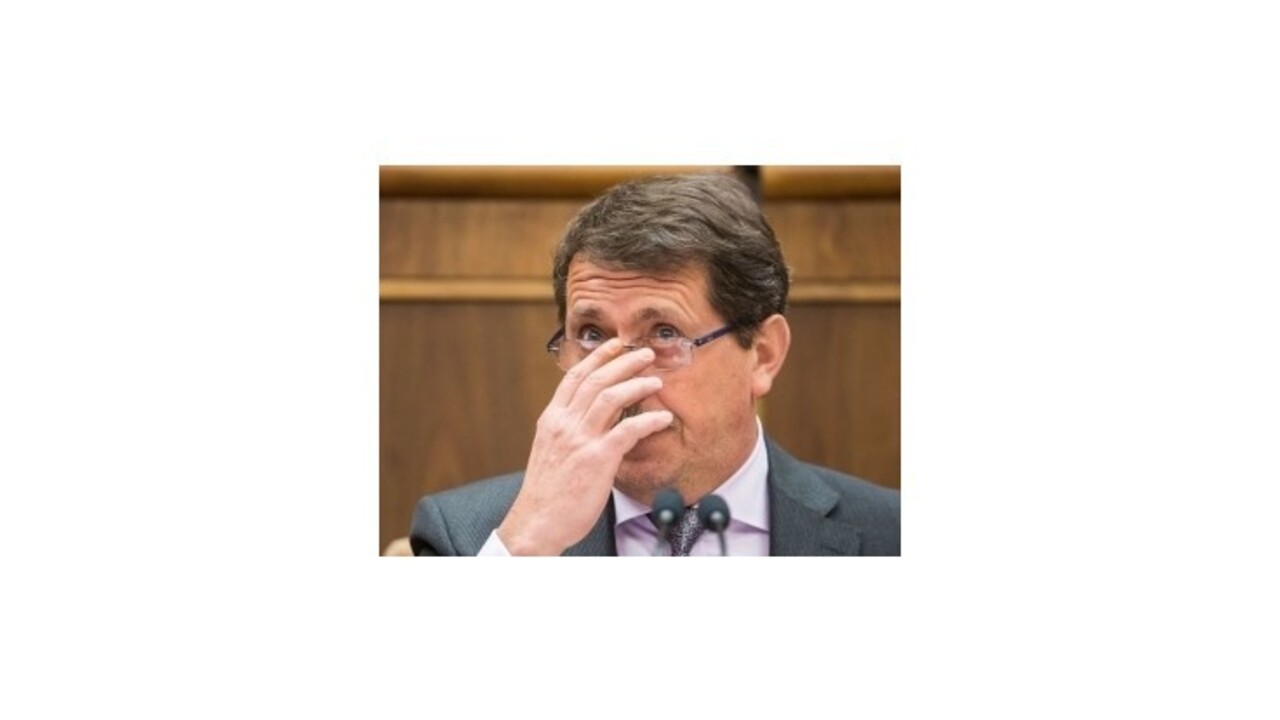 Paška vyčíta opozícii, že nesedela v parlamente počas mimoriadnej schôdze