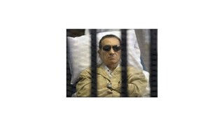 Káhirský súd odročil rozsudok nad exprezidentom Mubarakom
