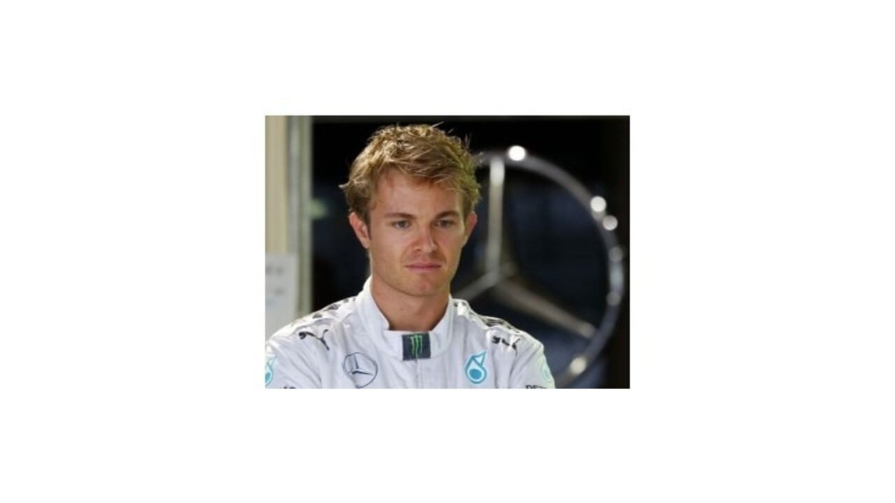 Piatok v Suzuke v znamení Mercedesu, debut Verstappena