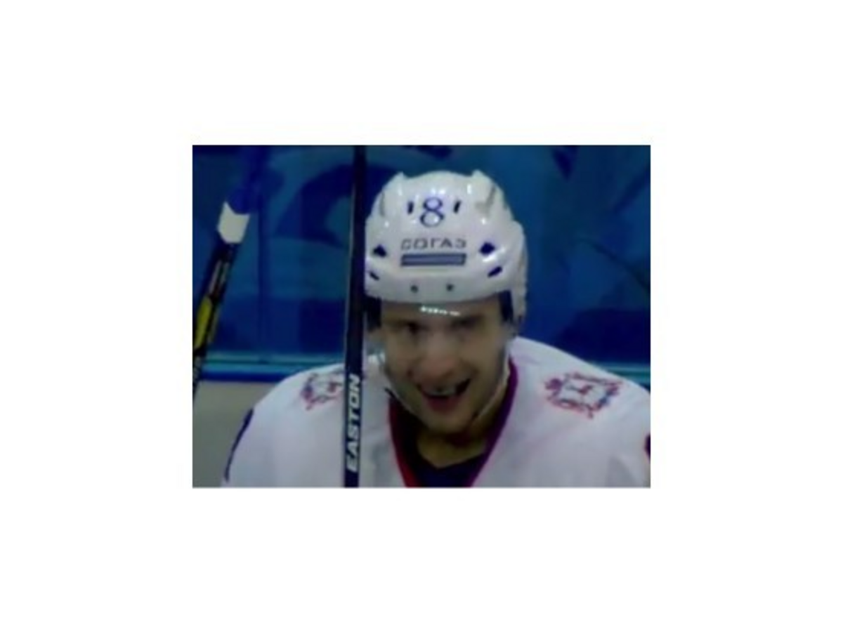 Nový rekord KHL - hetrik Wolského za 106 sekúnd