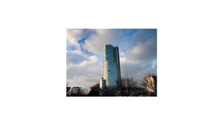 Banky sa pri poskytovaní úverov spoliehajú najmä na svoje pobočky