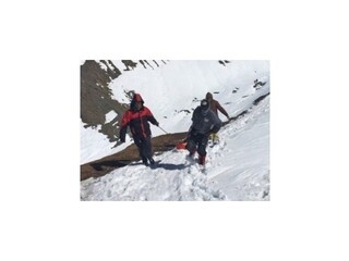 Telá dvoch slovenských horolezcov previezli do Európy