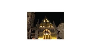 Dóm svätej Alžbety sa premenil na obrovskú sviečku