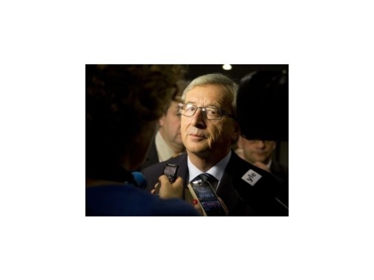Le Penová vyzvala Junckera, aby odstúpil pre daňový škandál