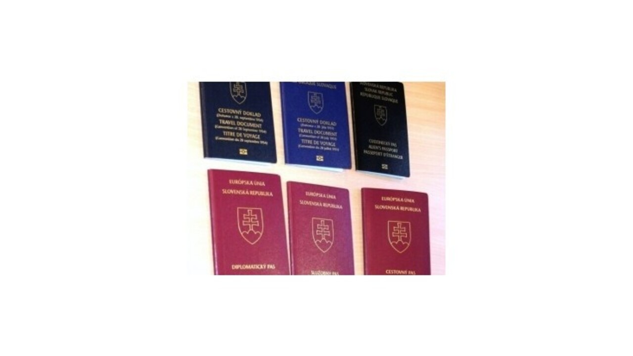 Zákon o občianstve pripravil o slovenský pas skoro tisíc ľudí