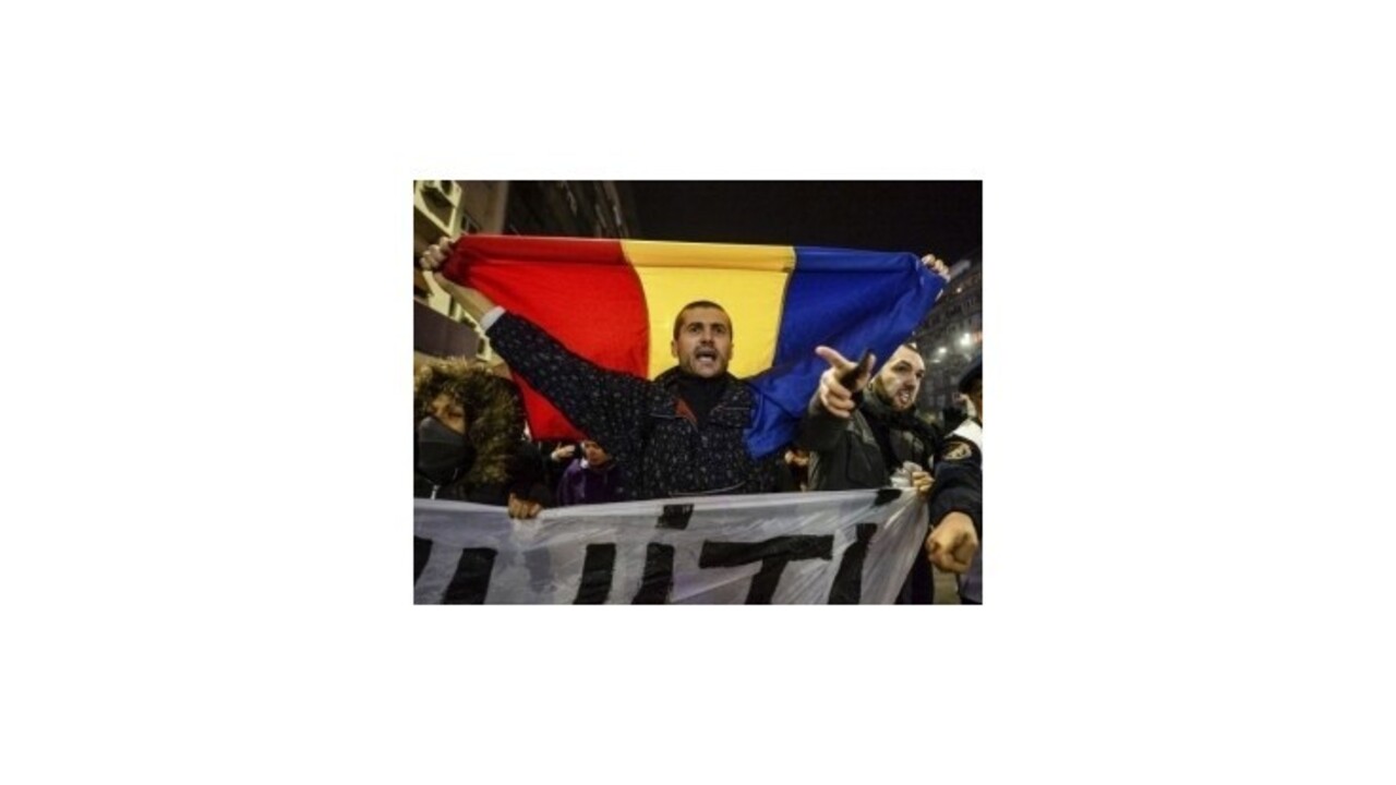 Tisícky Rumunov protestovali proti nemožnosti voliť v zahraničí