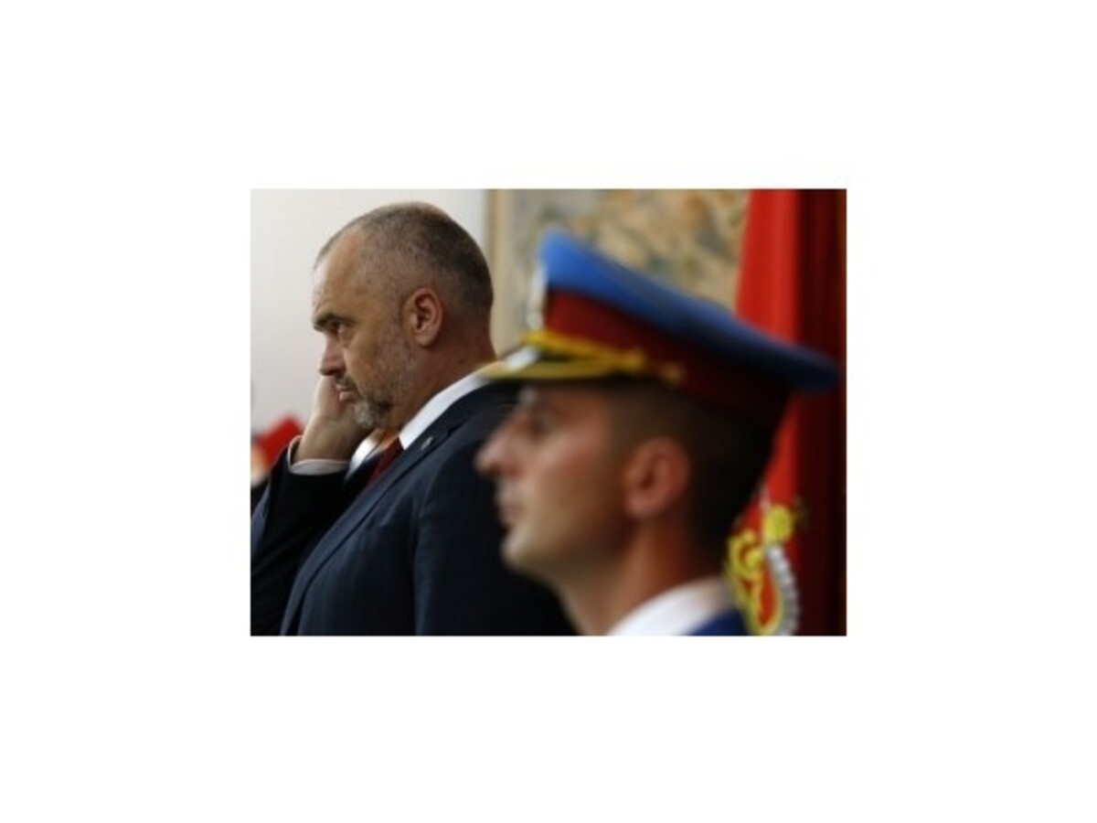 Albánsky premiér po desaťročiach navštívil Srbsko, žiadal uznanie Kosova