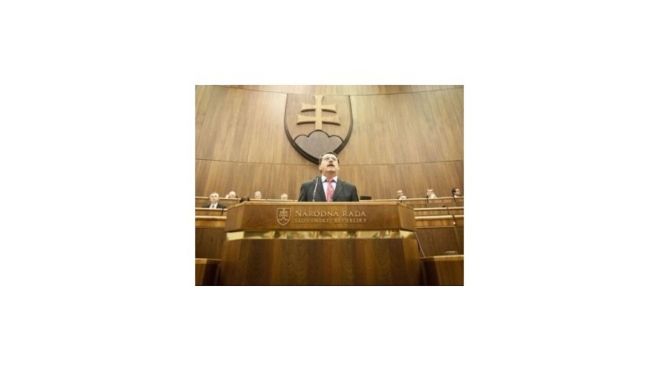 Opozícia verí, že Pellegrini bude viesť parlament menej arogantne ako Paška