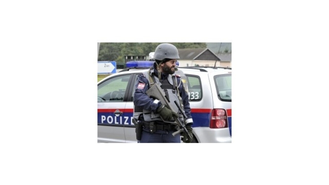 Rakúsko udrelo proti džihádistom, hľadali ich v bytoch aj v mešitách