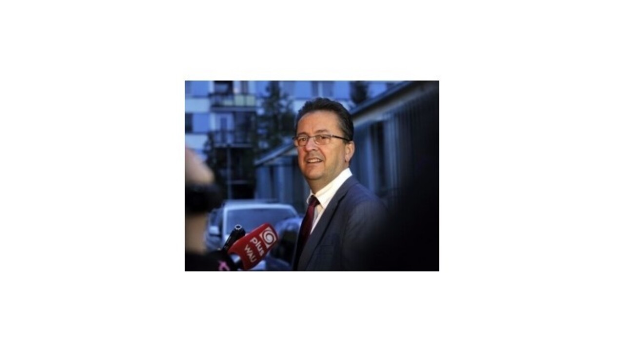 Glváč má o každom nákupe techniky informovať výbor