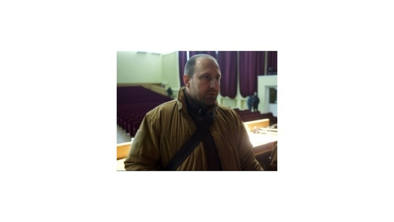 Veliteľ ukrajinských separatistov priznal, že obytné štvrte využívajú na krytie