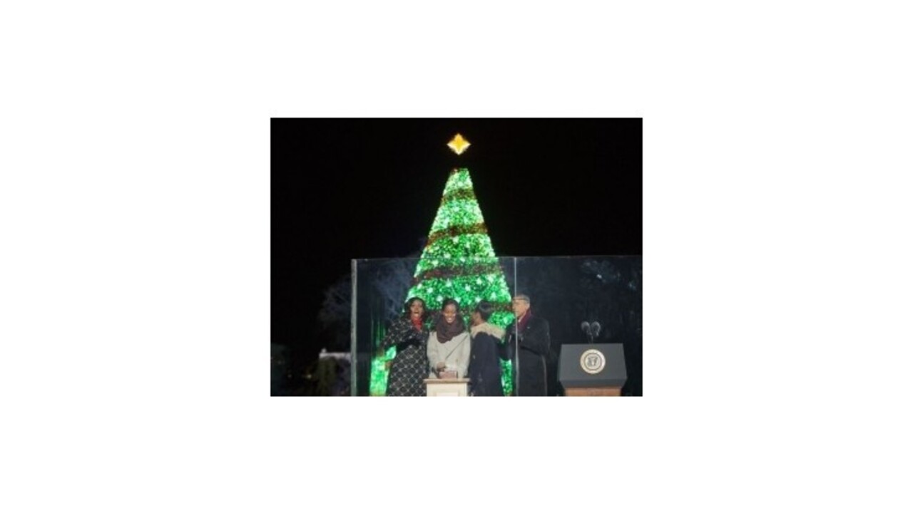 Obama rozsvietil národný vianočný strom