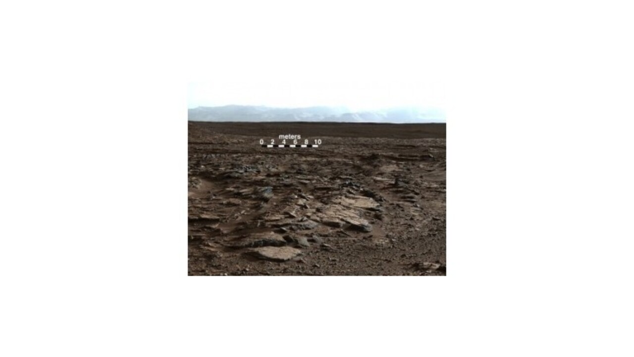 Sonda Curiosity objavila na Marse stopy po bývalom jazere