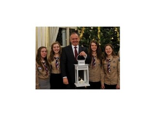 Na Slovensko dnes priviezli Betlehemské svetlo