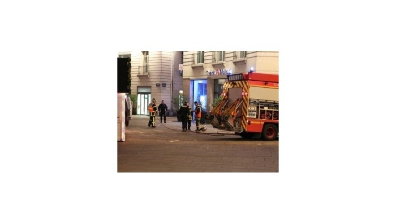 Útoky z posledných dní spolu nesúvisia, vyhlásil francúzsky premiér