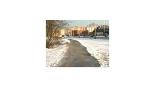 Prasknuté vodovodné potrubie spôsobilo problémy na prešovskom sídlisku Sekčov