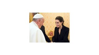 Angelina Jolie sa stretla s pápežom Františkom