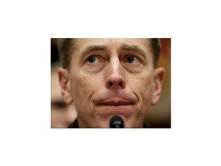 FBI navrhuje stíhať exšéfa CIA, generála Petraeusa