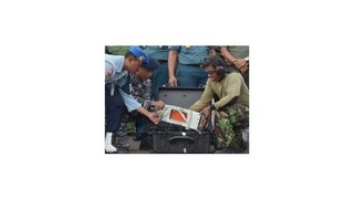 Potápači vyzvihli z morského dna aj druhú čiernu skrinku letu AirAsia
