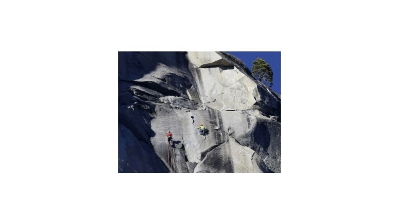 Dvaja lezci zdolali bez pomôcok El Capitan, trvalo im to 19 dní