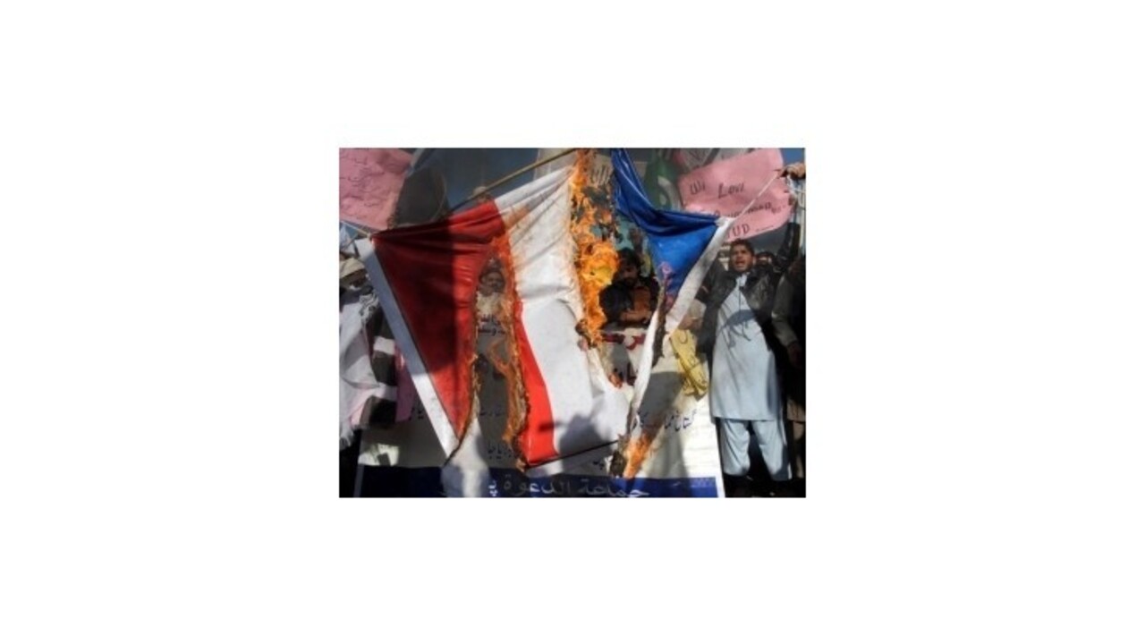 Protest proti Charlie Hebdo v Nigerii potlačili slzotvorným plynom