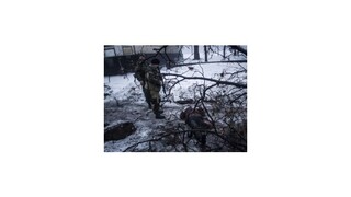 Na Doneck opäť dopadajú granáty, pod paľbou boli aj novinári