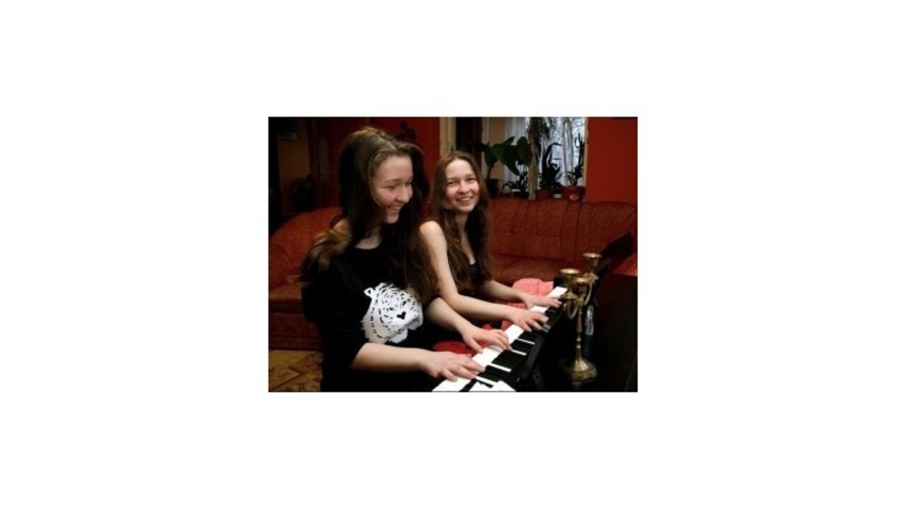 Jediné úspešne oddelené siamské dvojčatá Slovenska oslavujú 15. narodeniny