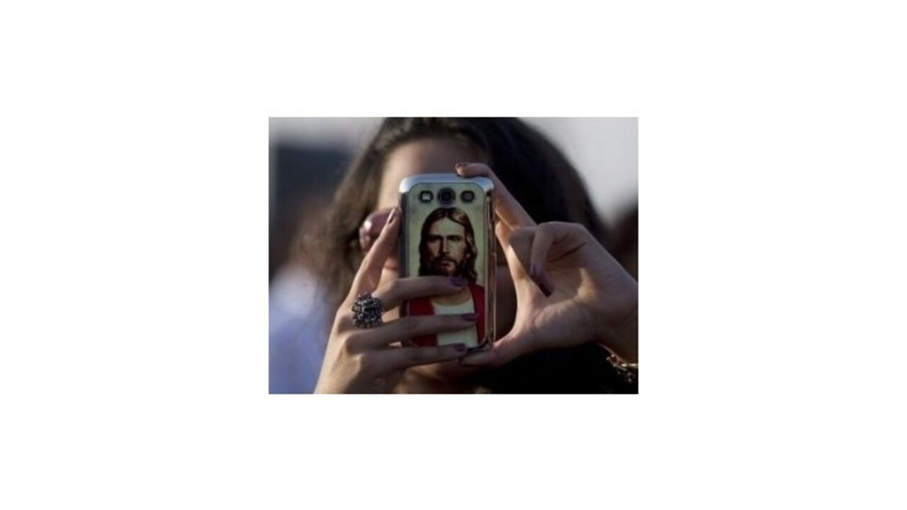 Pápež rodinám: Zabudnite na iPhony a naučte sa rozprávať