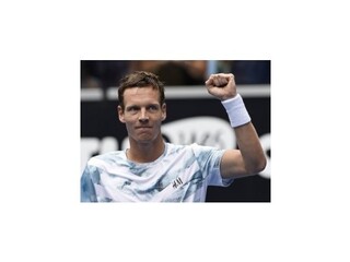 Nadal, Berdych, Šarapovová aj Bouchardová do štvrťfinále