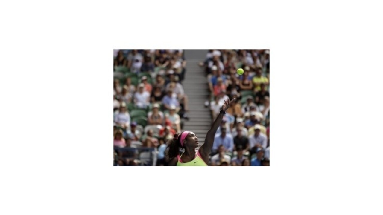 Vo finále ženskej dvojhry Serena Williamsová so Šarapovovou