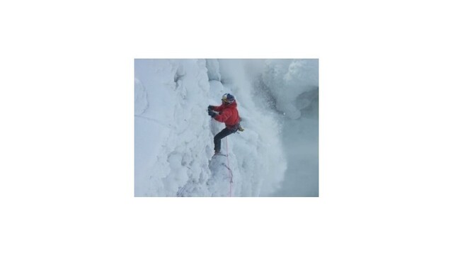 Kanadský horolezec zdolal zamrznuté Niagarské vodopády