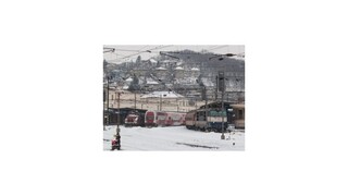 Premávku vlakov zväčša obnovili, meškania sú výrazné