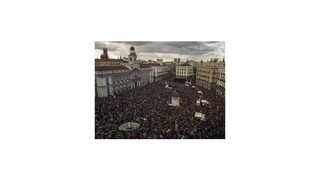 Desaťtisíce ľudí vyšli do ulíc Madridu aby podporili ľavicovú stranu Podemos