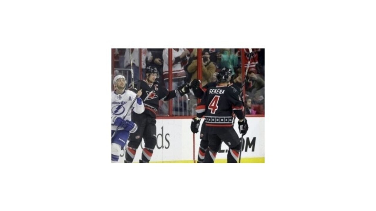 Zo Slovákov bodoval len Sekera, Kopecký zdolal Haláka