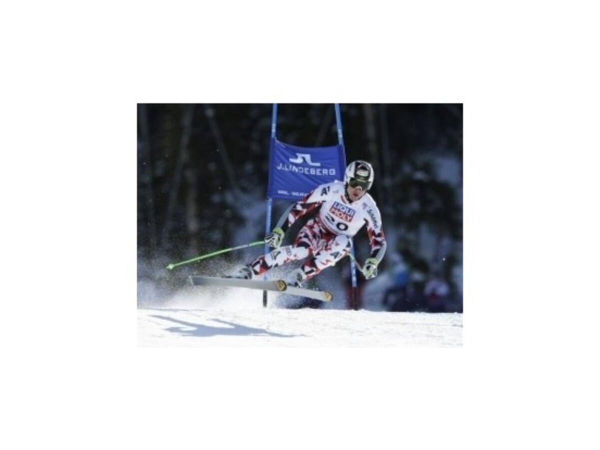 V super-G zlato Reichelta, Žampovci solídne
