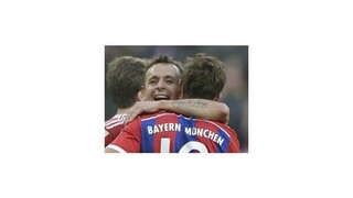 Bayern zahanbil Hamburg, Wolfsburg spasil štvorgólový Dost