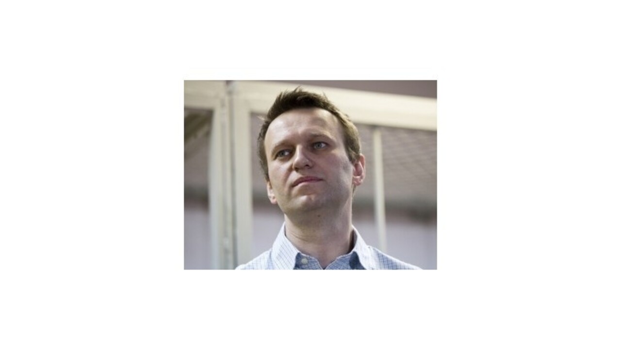 Aktivista Navaľný strávi 15 dní vo väzení za rozdávanie letákov