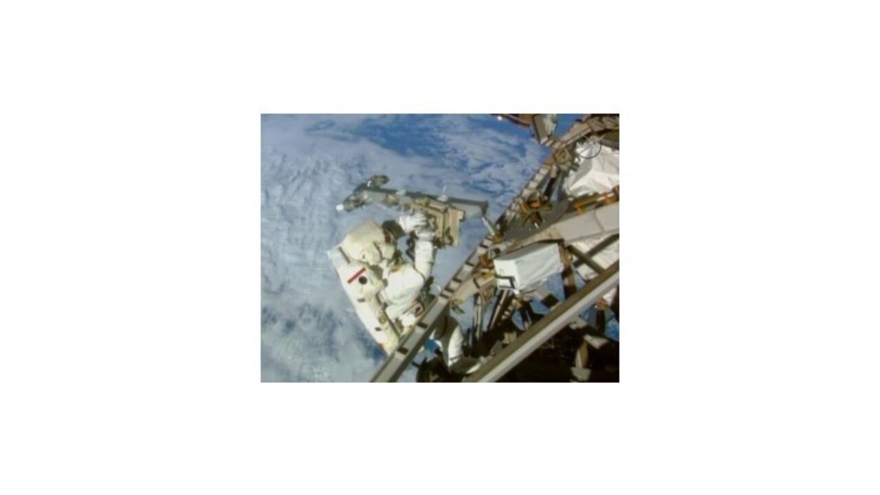 Astronauti vo vesmíre pripravili ISS na novú generáciu kozmických lodí