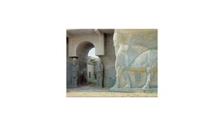 Kalifát pokračuje v barbarskom vyčíňaní, buldozérmi ničí prastarý Nimrúd