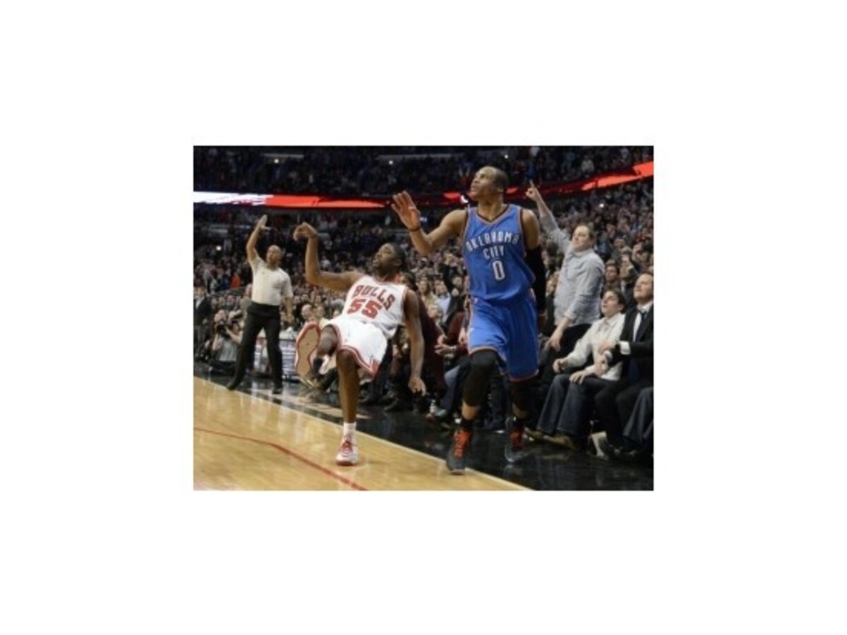 Westbrook opäť exceloval, legendárnemu Wilkinsovi odhalili v Atlante sochu