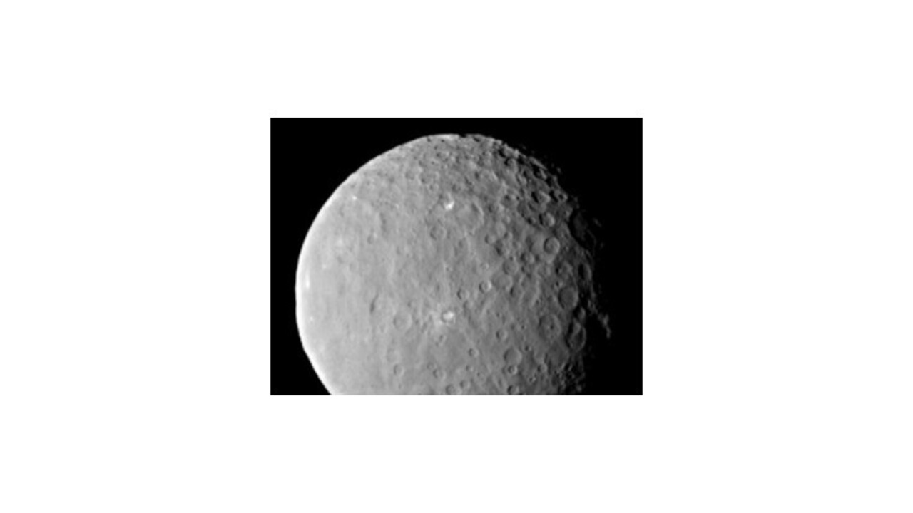 Sonda dorazila k trpasličej planéte Ceres, skúma aj záhadné škvrny