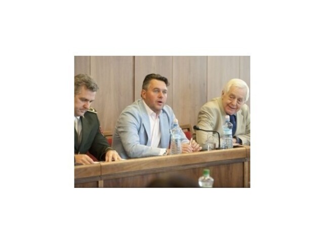 Exposlanec Jánoš skončil za mrežami, obvinili ho z týrania manželky