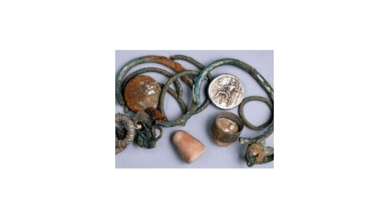 Jaskyniari našli v Izraeli poklad z čias Alexandra Veľkého