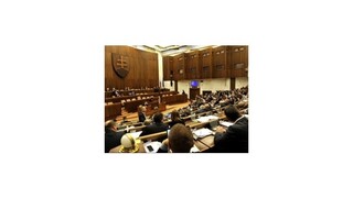 Parlament začal marcovú schôdzu, témou bol nový poslanec aj Gabčíkovo
