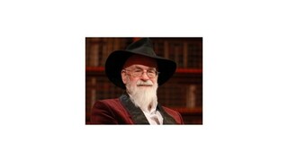 Vo veku 66 rokov zomrel spisovateľ Terry Pratchett