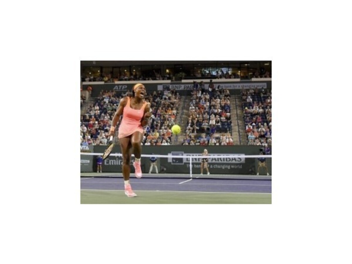 Serena Williamsová v semifinále turnaja v Indian Wells proti Halepovej