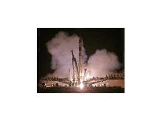 Trojica astronautov odletela na ISS, zostanú tam celý rok