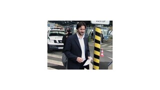 Polícia na diaľnici strieľala po študentoch, Kaliňák ich odškodnil zo svojho