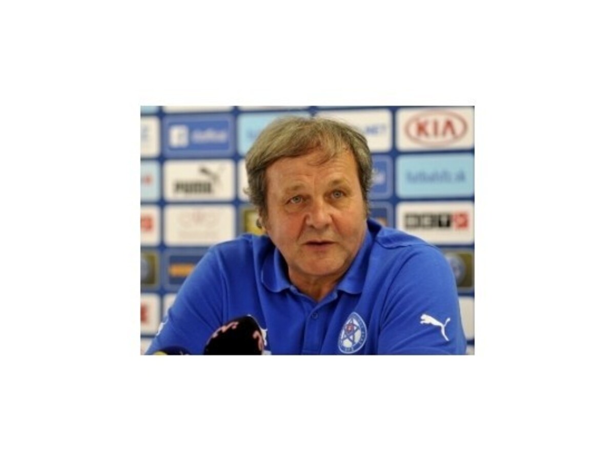 Kozák vyskúša v zápase proti Čechom aj mladíkov