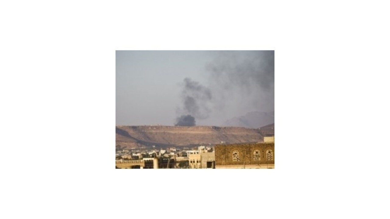 Nálet vojenskej koalície zasiahol v Jemene utečenecký tábor